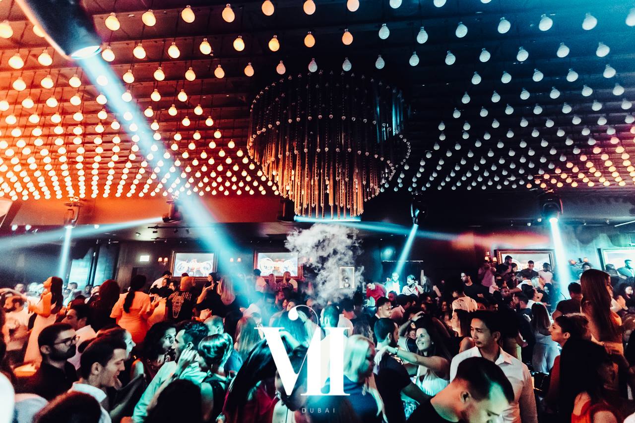 VII Club in Dubai, using Madrix for Unique pixel mapping ceiling and 3D chandelier