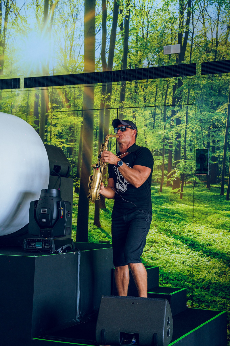 Slider image for Zero Gravity Visual Experience Gets Elevated with Cyclops Lighting