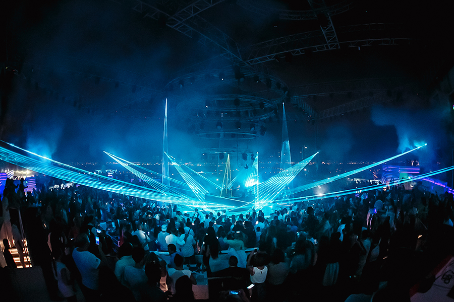 White Dubai reinvents its scene once again!