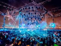 Rooftop club covered by large Eurotruss structure